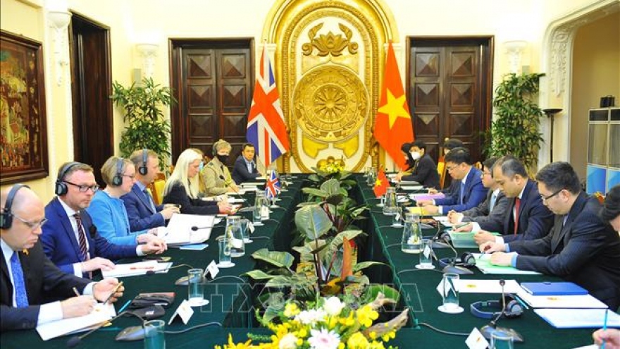 Vietnam, UK hold strategic dialogue in Hanoi